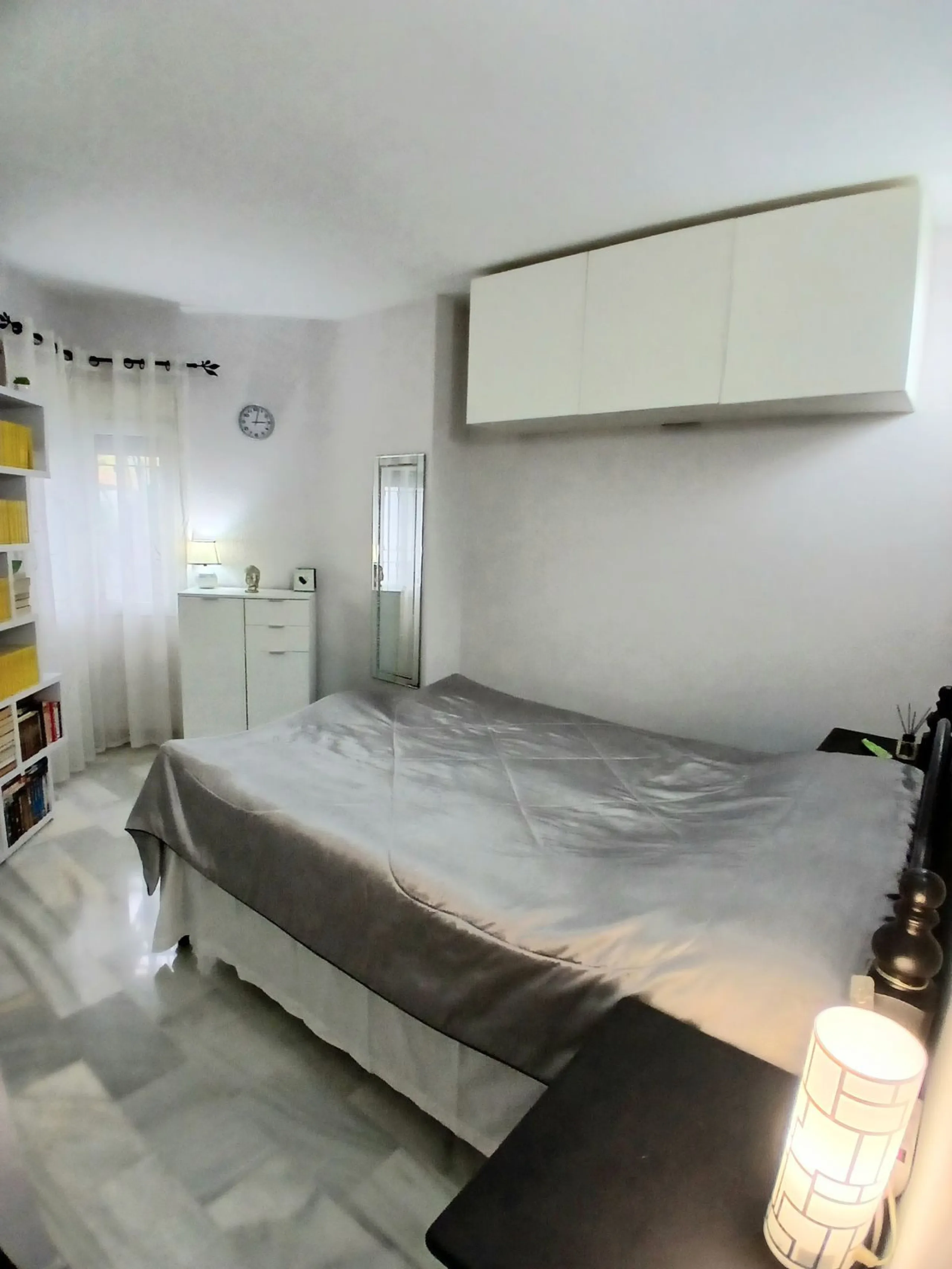 SPACIOUS BEACHSIDE APARTMENT WITH LARGE SOUTH-FACING TERRACE