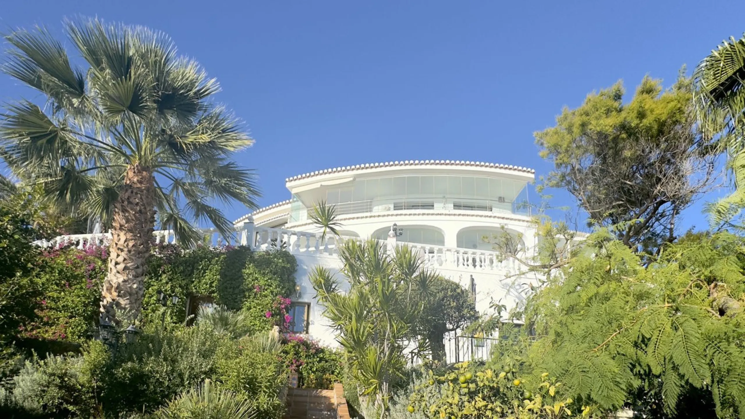 Panoramic sea-view villa in Torremuelle, Benalmádena