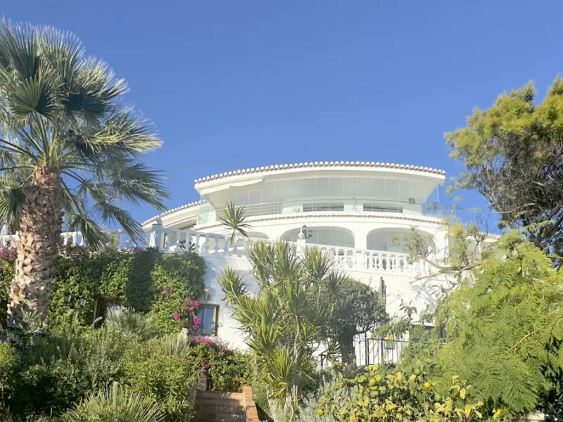 Panoramic sea-view villa in Torremuelle, Benalmádena