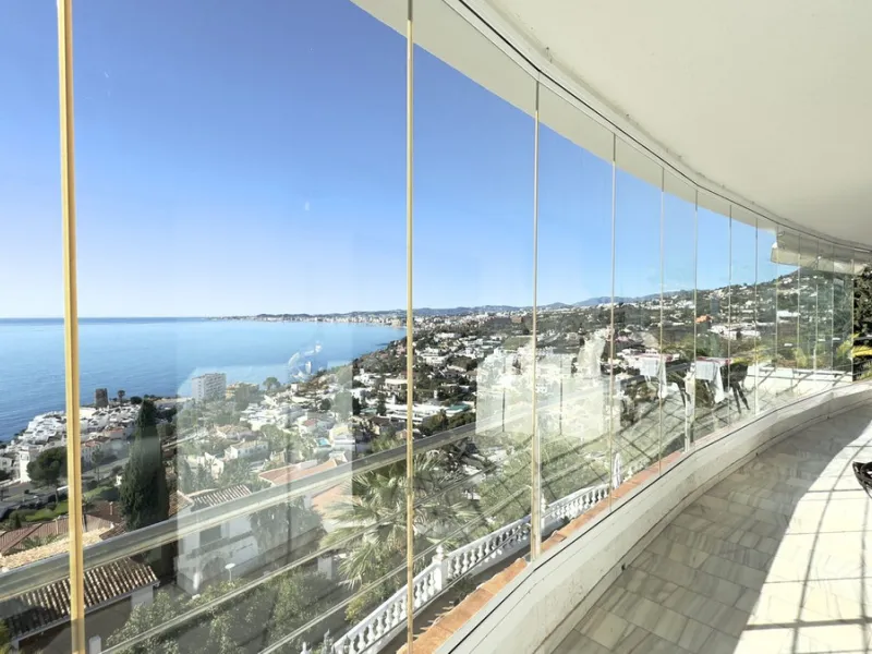 Panoramic sea-view villa in Torremuelle, Benalmádena