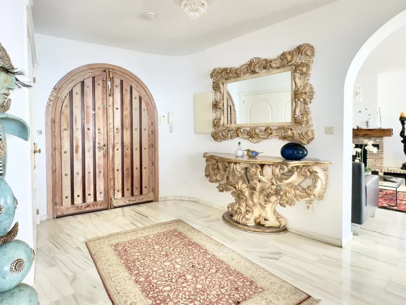 Panoramic sea-view villa in Torremuelle, Benalmádena