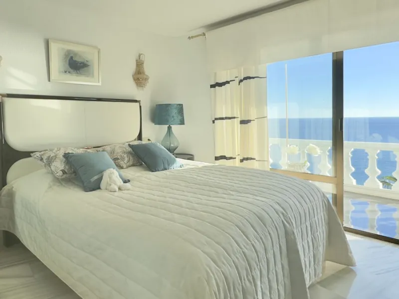 Panoramic sea-view villa in Torremuelle, Benalmádena