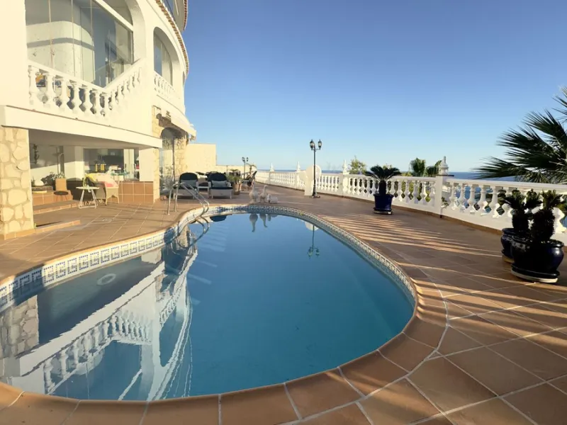 Panoramic sea-view villa in Torremuelle, Benalmádena
