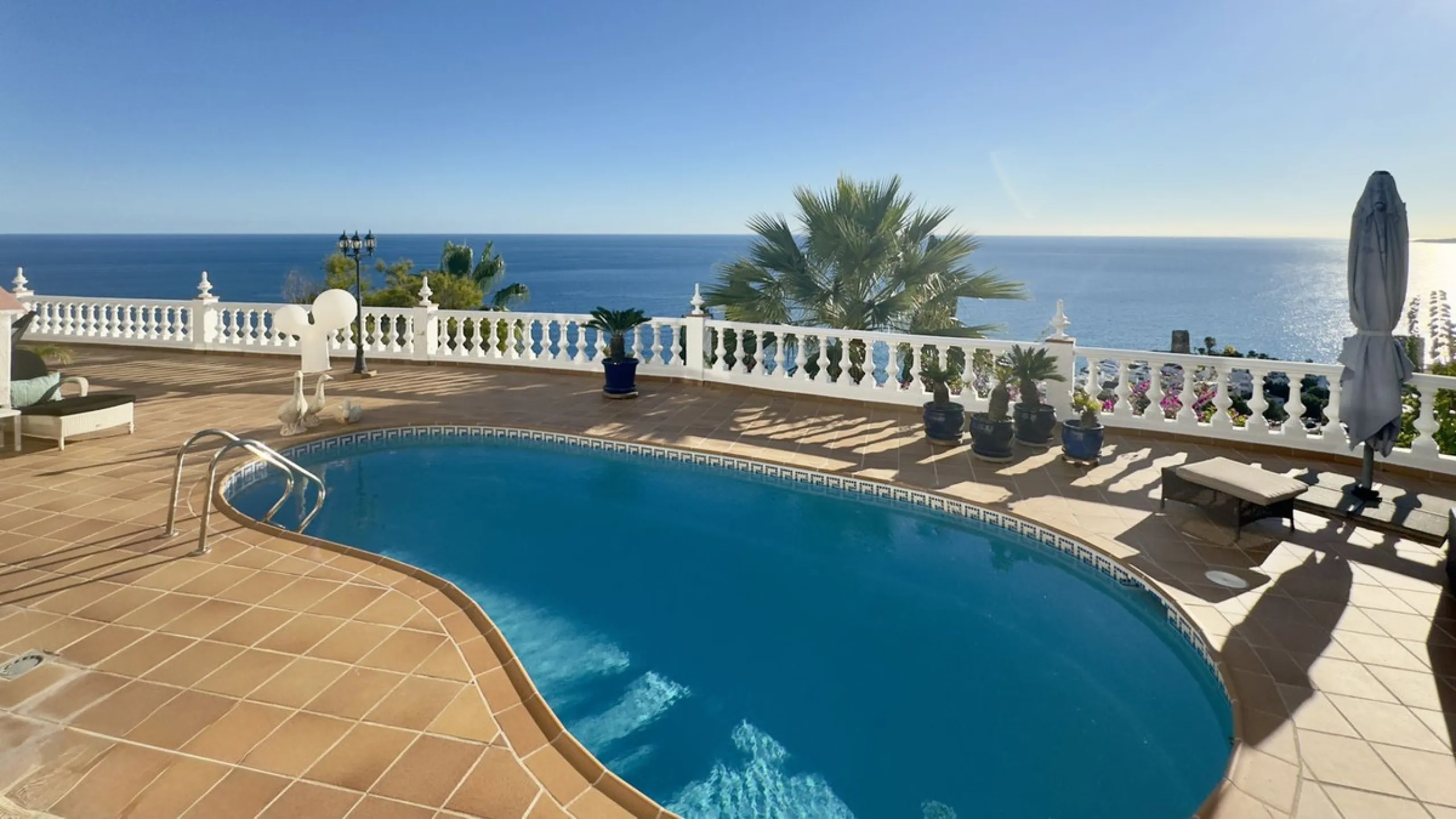 Panoramic sea-view villa in Torremuelle, Benalmádena