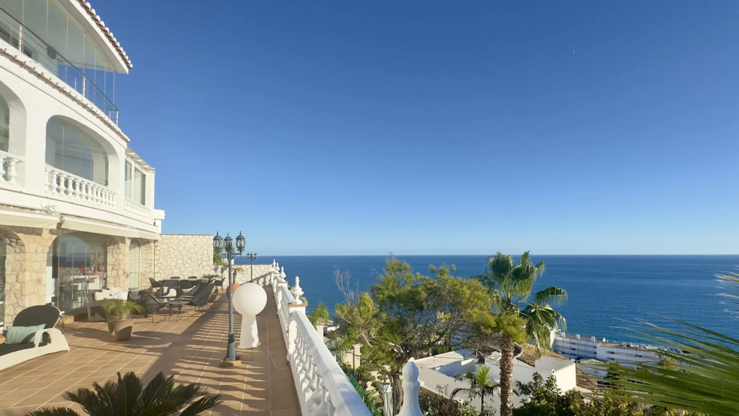 Panoramic sea-view villa in Torremuelle, Benalmádena