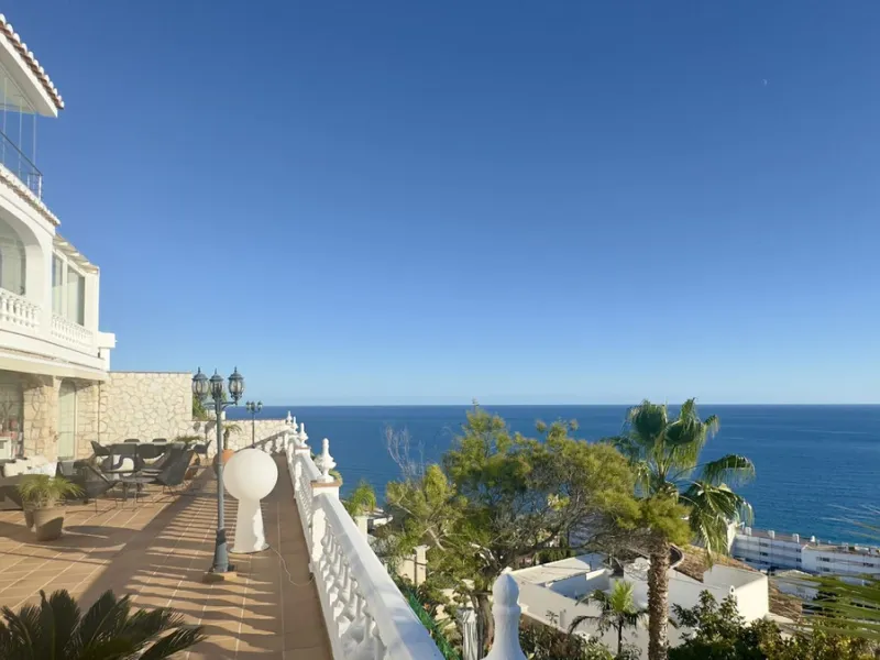 Panoramic sea-view villa in Torremuelle, Benalmádena
