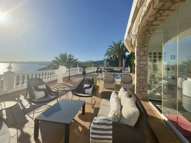 Panoramic sea-view villa in Torremuelle, Benalmádena