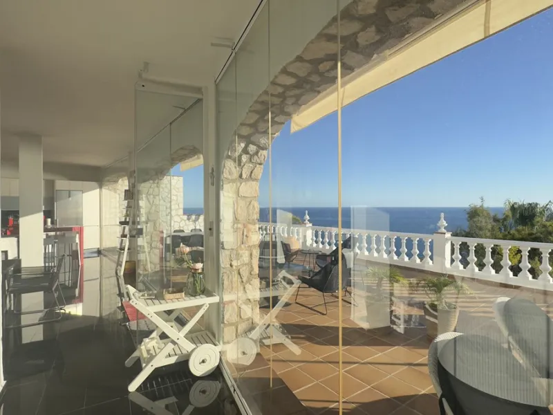 Panoramic sea-view villa in Torremuelle, Benalmádena