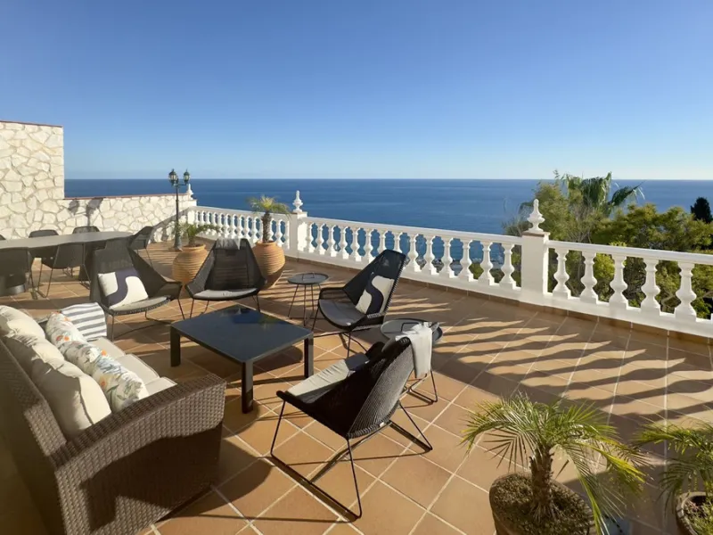 Panoramic sea-view villa in Torremuelle, Benalmádena