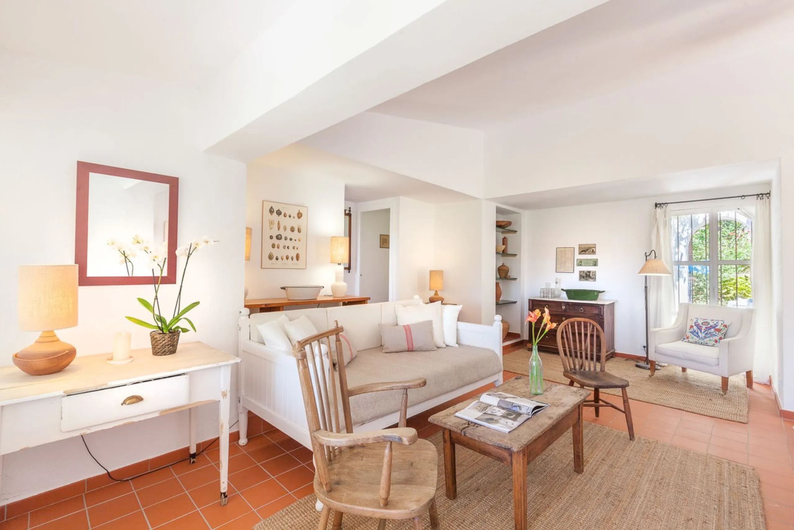 House - Detached Villa в продаже в Estepona, Málaga. В доме 3 спален и 3 ванных комнат. Площадь дома 170 м². Площадь участка 1500 м²
