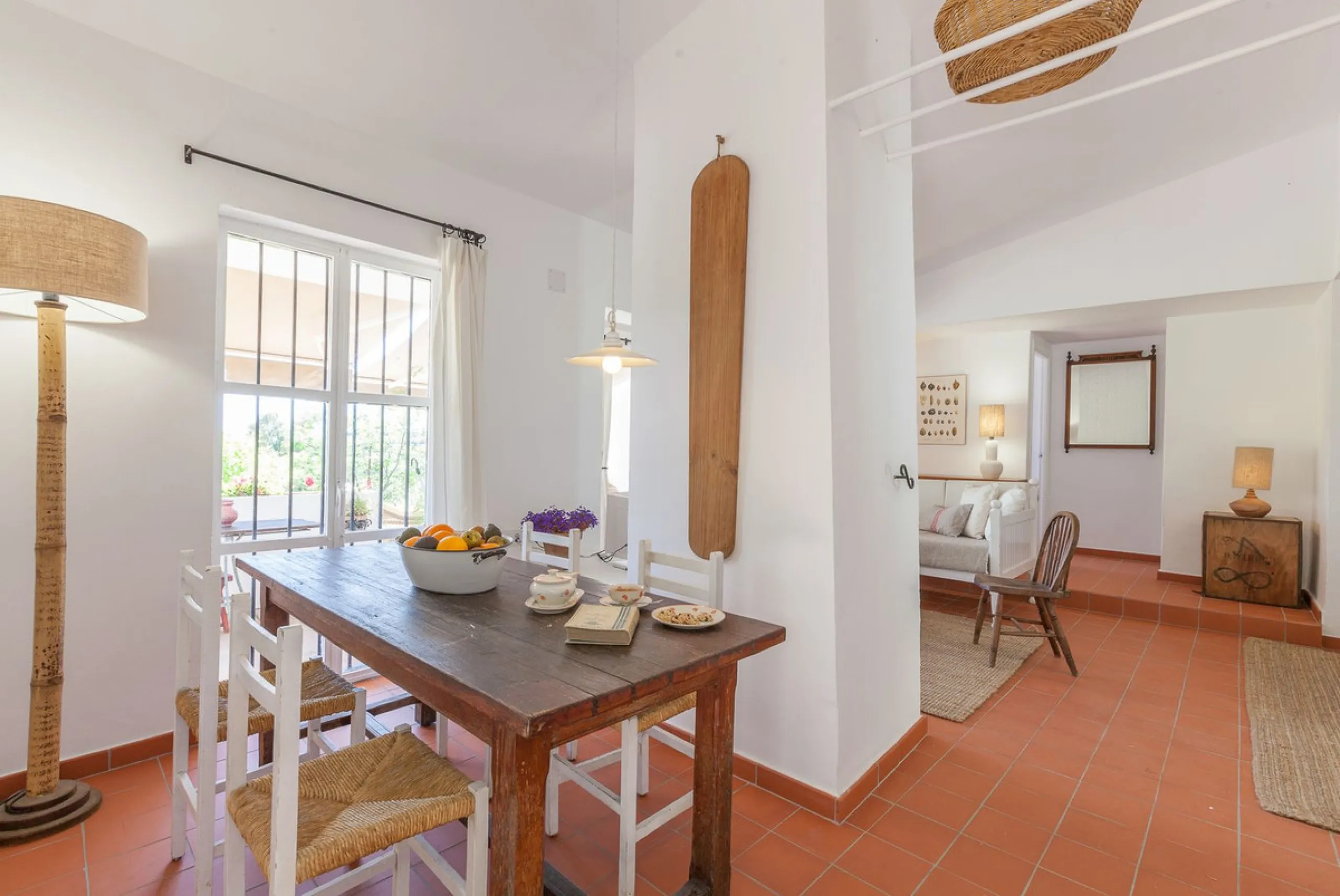 House - Detached Villa в продаже в Estepona, Málaga. В доме 3 спален и 3 ванных комнат. Площадь дома 170 м². Площадь участка 1500 м²
