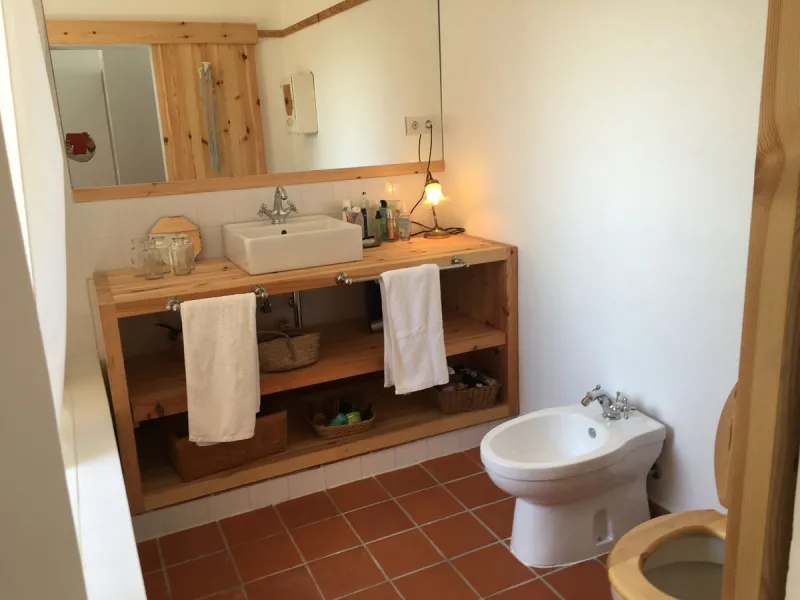 House - Detached Villa в продаже в Estepona, Málaga. В доме 3 спален и 3 ванных комнат. Площадь дома 170 м². Площадь участка 1500 м²