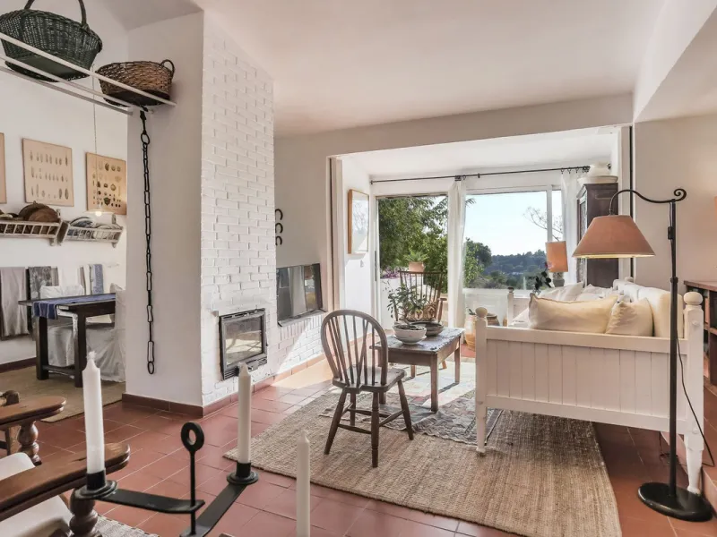 House - Detached Villa в продаже в Estepona, Málaga. В доме 3 спален и 3 ванных комнат. Площадь дома 170 м². Площадь участка 1500 м²