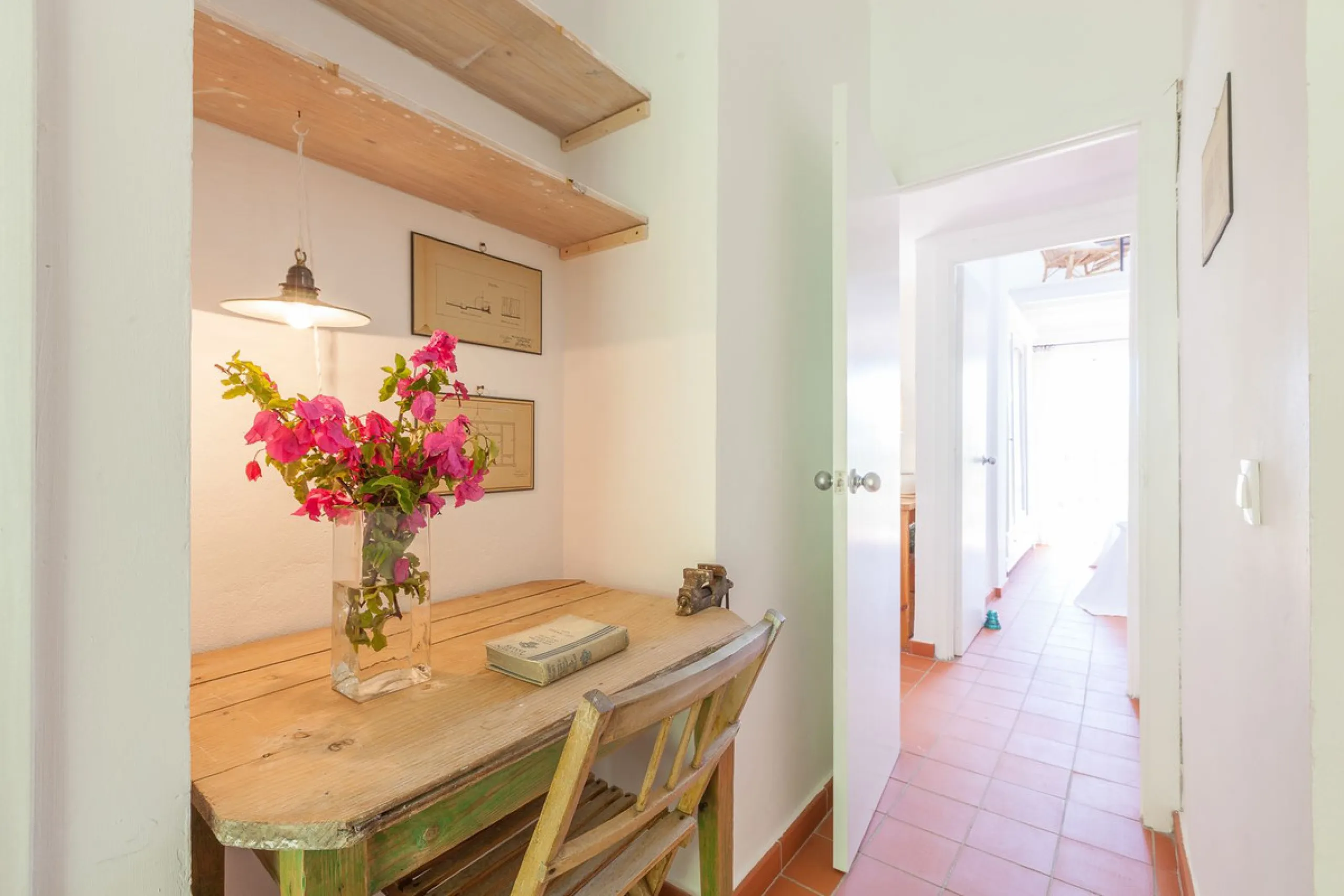 House - Detached Villa в продаже в Estepona, Málaga. В доме 3 спален и 3 ванных комнат. Площадь дома 170 м². Площадь участка 1500 м²