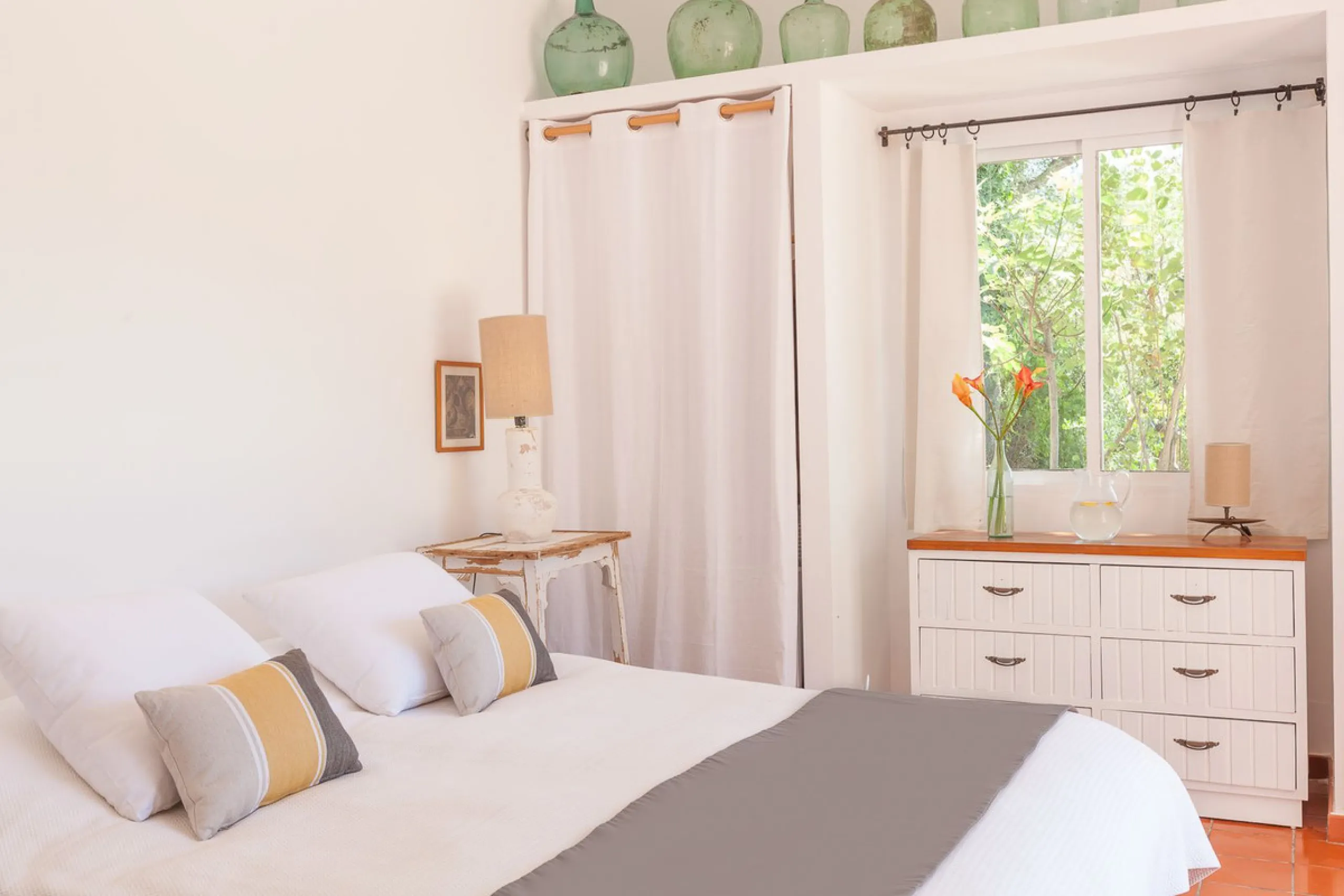 House - Detached Villa в продаже в Estepona, Málaga. В доме 3 спален и 3 ванных комнат. Площадь дома 170 м². Площадь участка 1500 м²