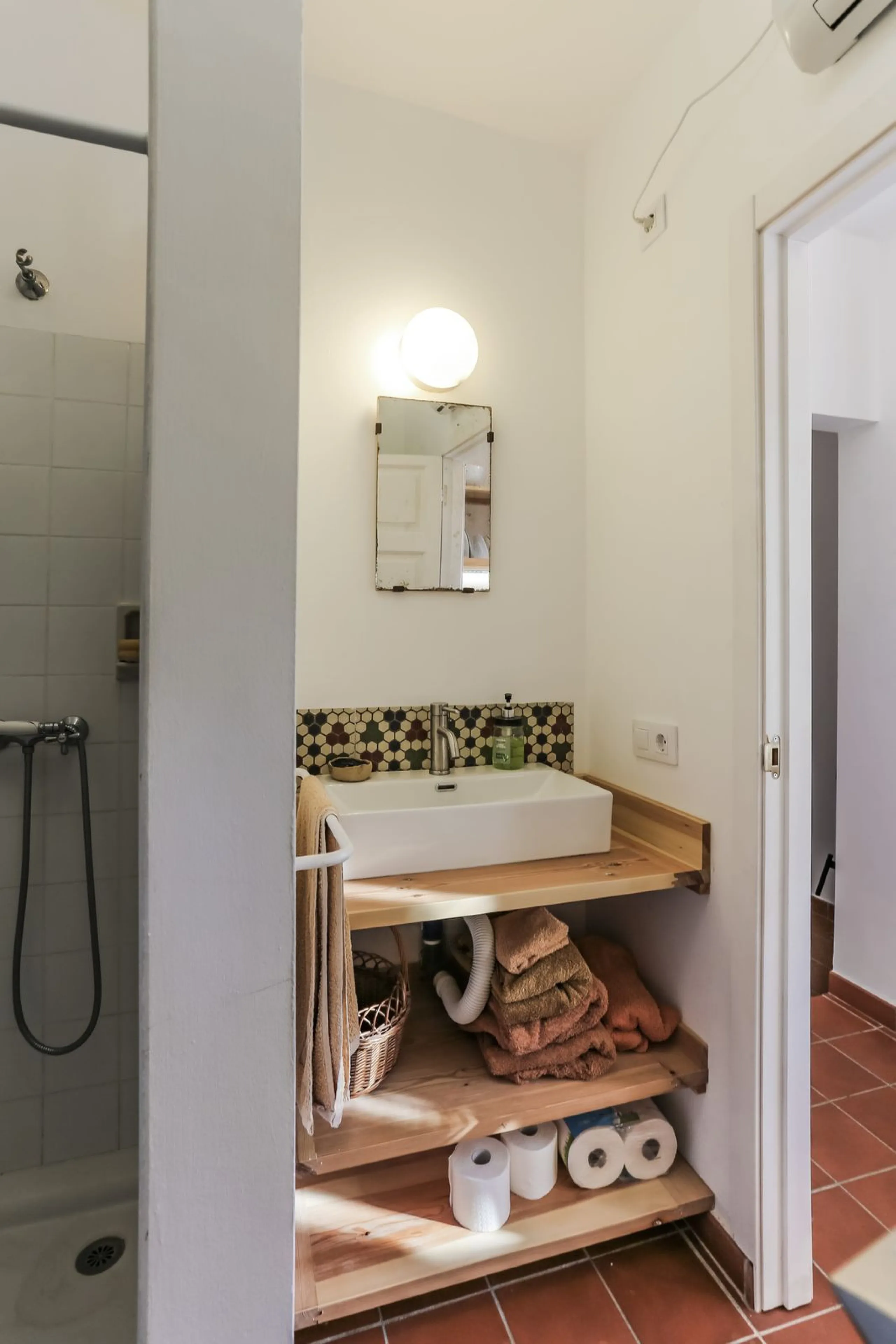 House - Detached Villa в продаже в Estepona, Málaga. В доме 3 спален и 3 ванных комнат. Площадь дома 170 м². Площадь участка 1500 м²