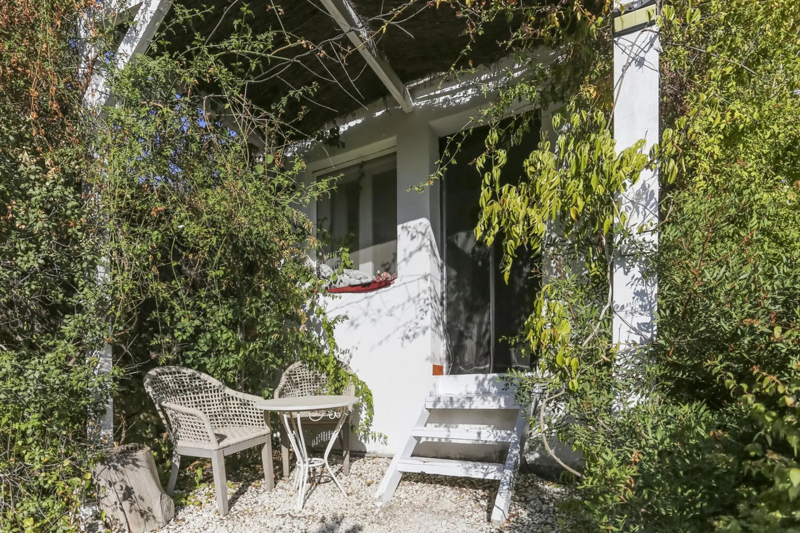 House - Detached Villa в продаже в Estepona, Málaga. В доме 3 спален и 3 ванных комнат. Площадь дома 170 м². Площадь участка 1500 м²