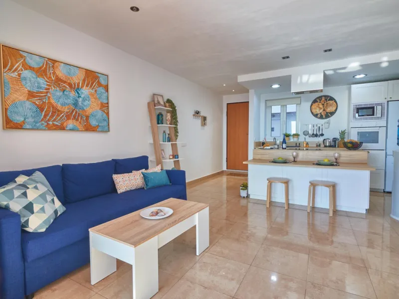Stylish south facing two bedroom, two bathroom apartment located within this much sought after urbanisation of Vistalmar, between Sotogrande and La Duquesa marina. Set within a secure, gated and quiet community boasting four swimming pools with lush tropi