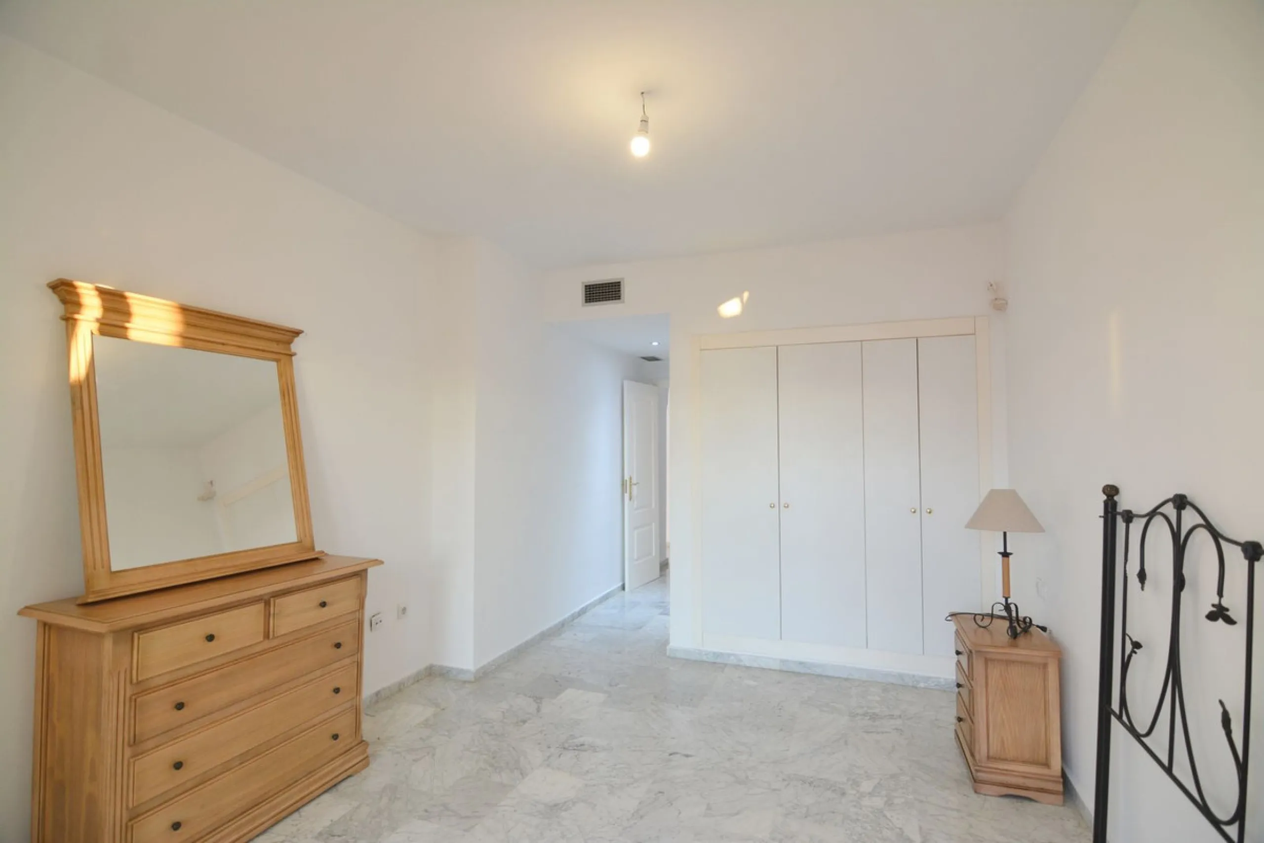 Magnificent apartment in Mijas Golf with sunny terrace and to the mountain
