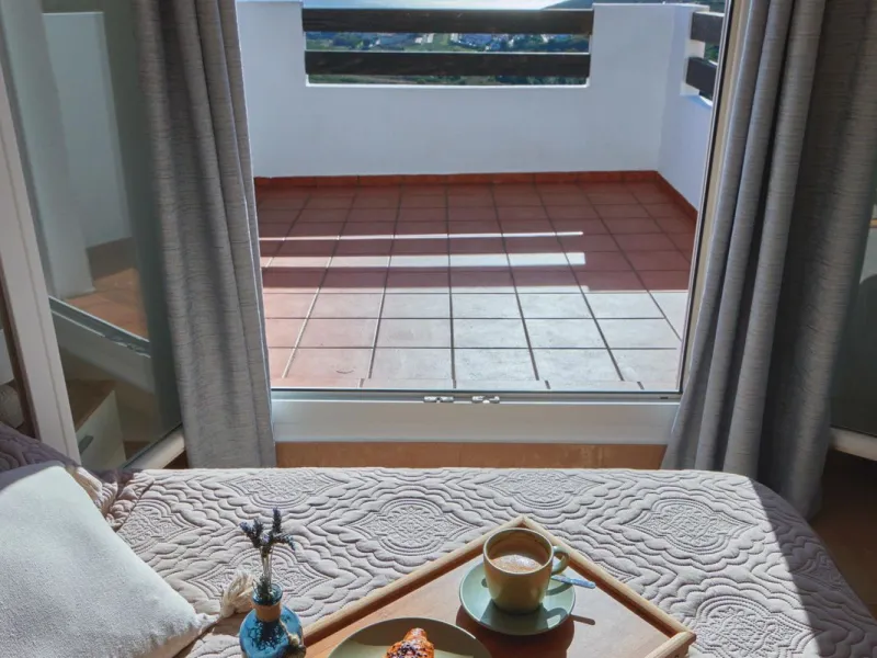 Stylish south facing two bedroom, two bathroom apartment located within this much sought after urbanisation of Vistalmar, between Sotogrande and La Duquesa marina. Set within a secure, gated and quiet community boasting four swimming pools with lush tropi