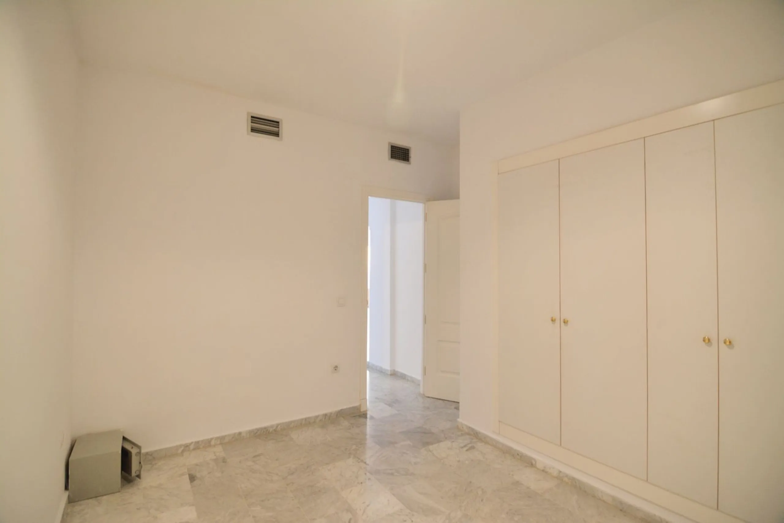 Magnificent apartment in Mijas Golf with sunny terrace and to the mountain