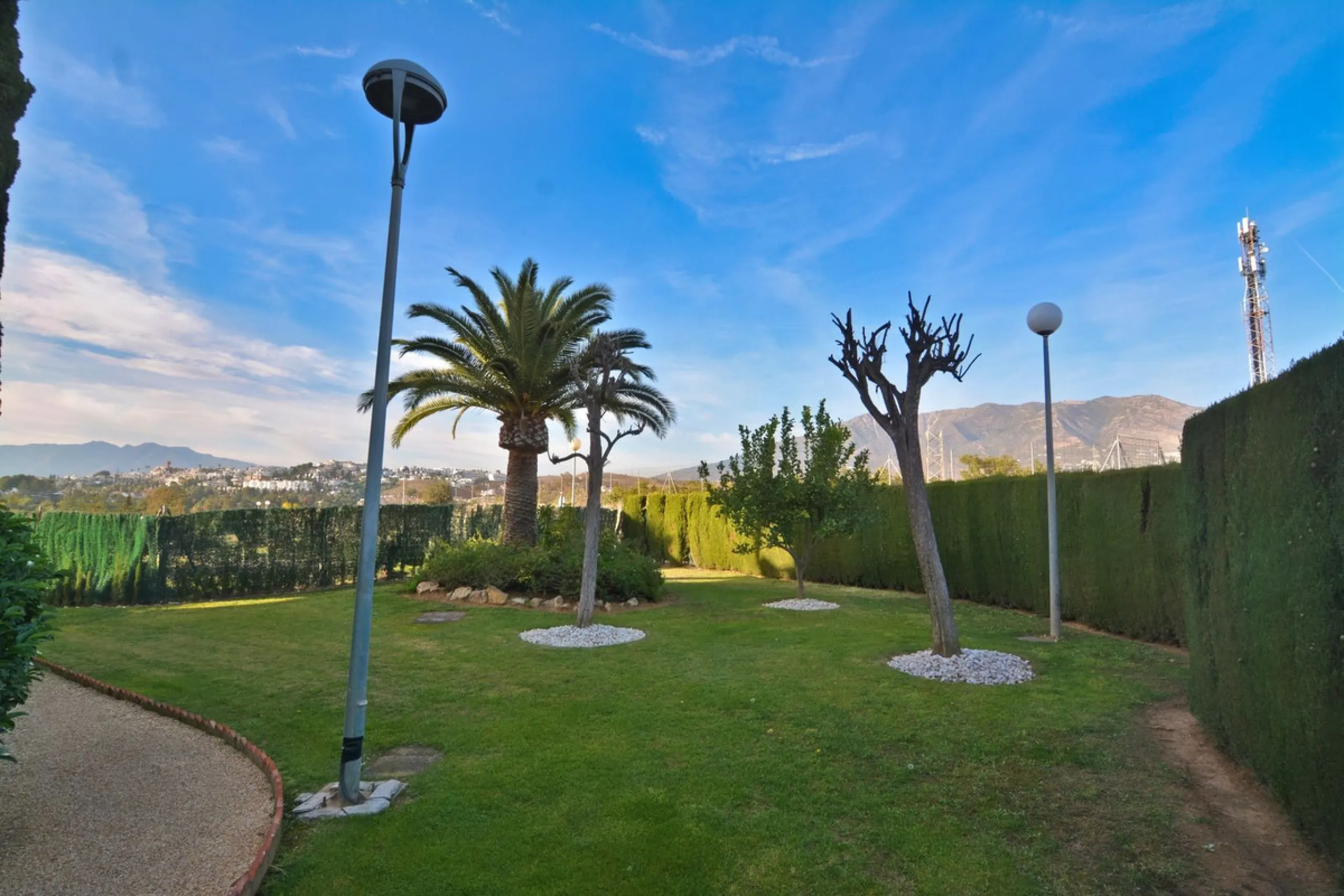 Magnificent apartment in Mijas Golf with sunny terrace and to the mountain