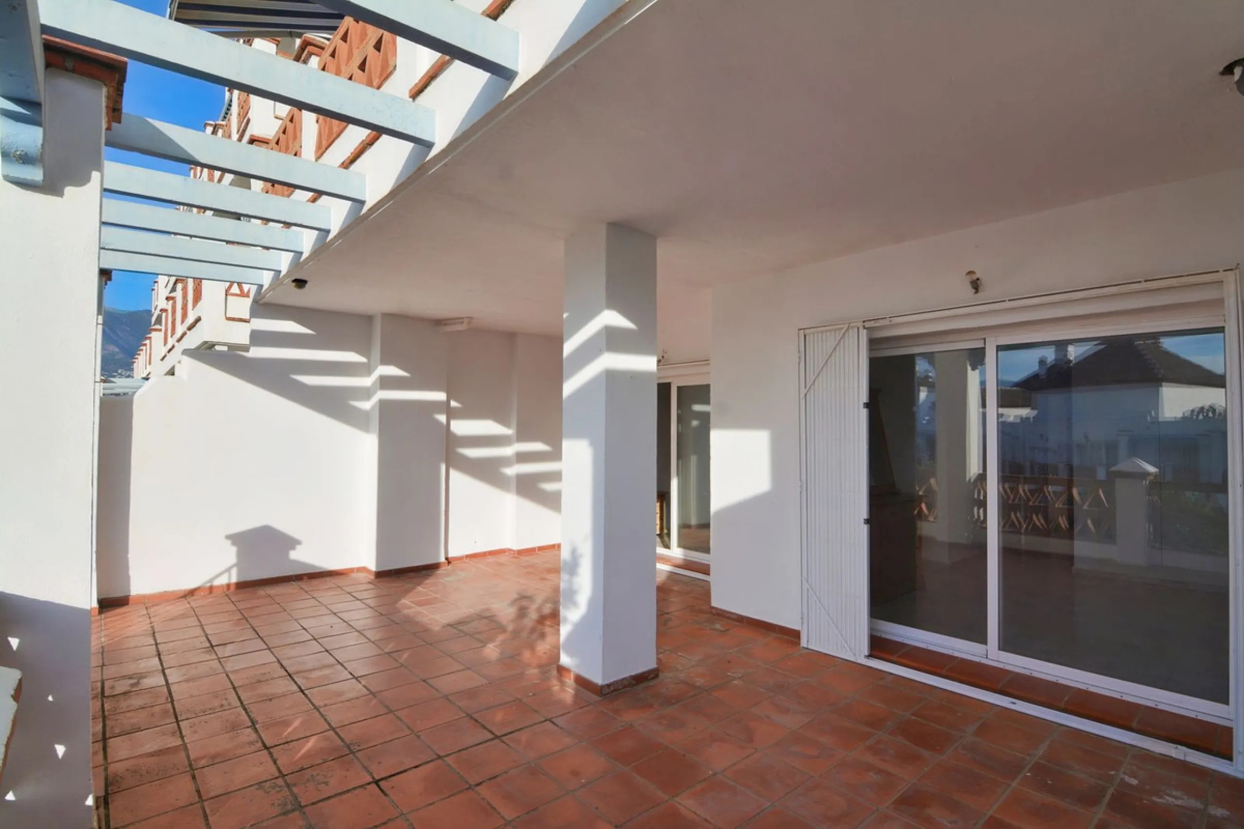 Magnificent apartment in Mijas Golf with sunny terrace and to the mountain