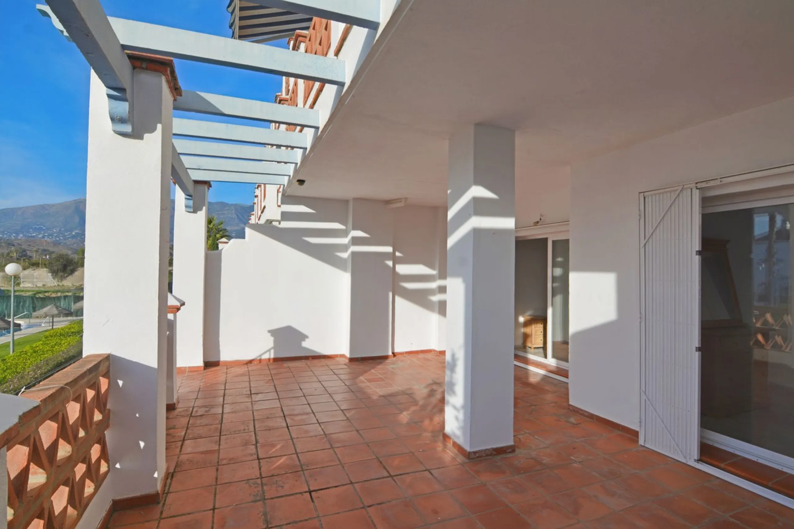 Magnificent apartment in Mijas Golf with sunny terrace and to the mountain