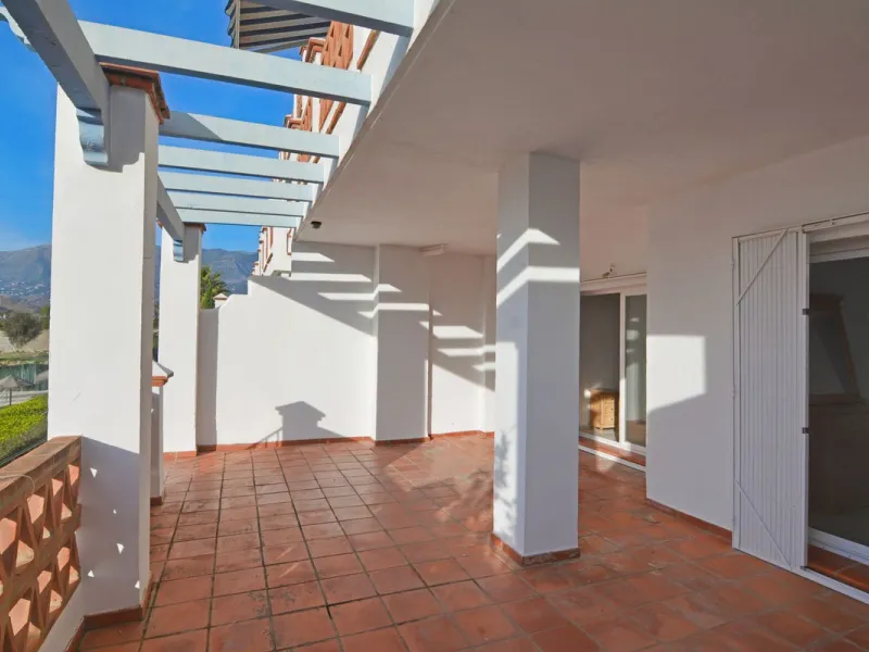 Magnificent apartment in Mijas Golf with sunny terrace and to the mountain