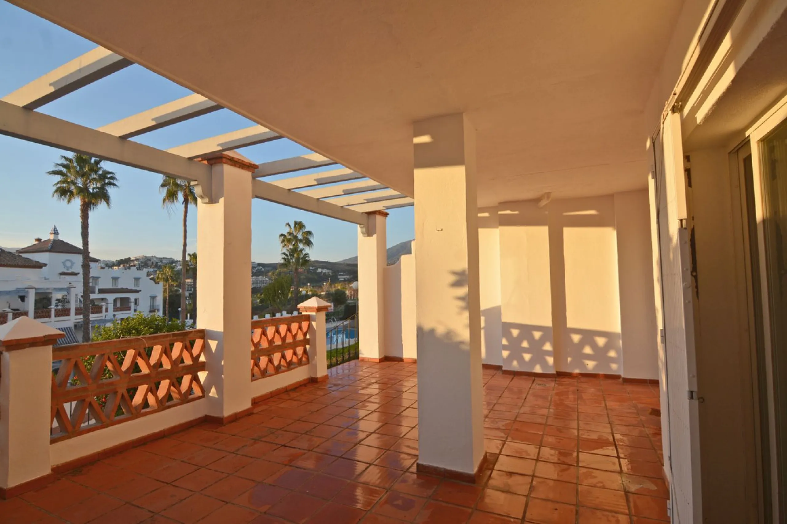 Magnificent apartment in Mijas Golf with sunny terrace and to the mountain