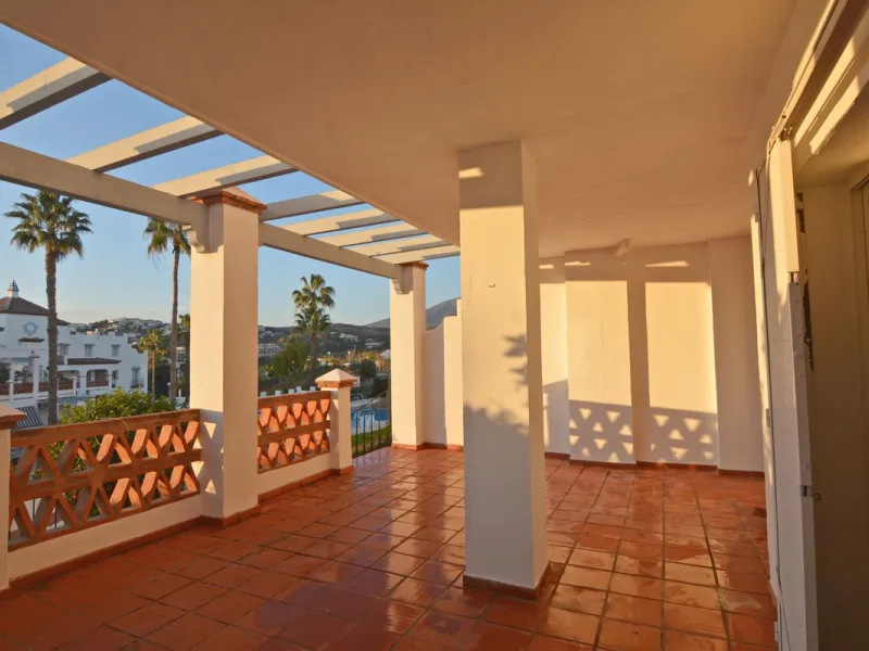 Magnificent apartment in Mijas Golf with sunny terrace and to the mountain