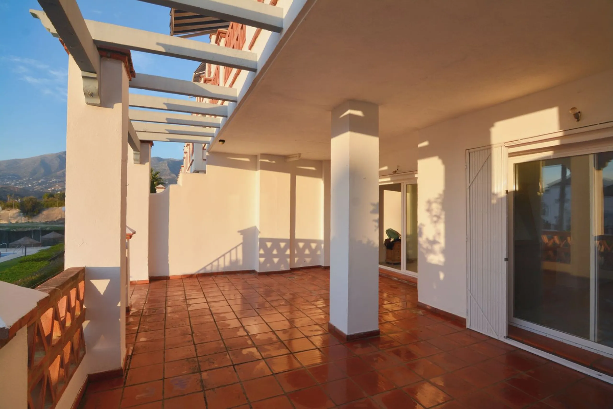 Magnificent apartment in Mijas Golf with sunny terrace and to the mountain