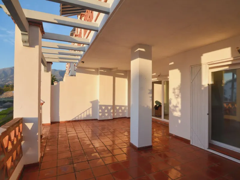 Magnificent apartment in Mijas Golf with sunny terrace and to the mountain
