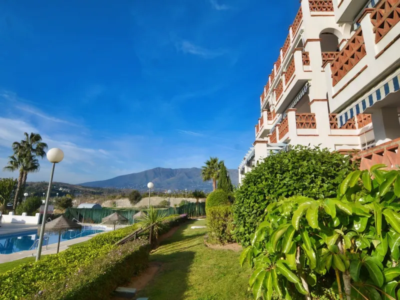Magnificent apartment in Mijas Golf with sunny terrace and to the mountain