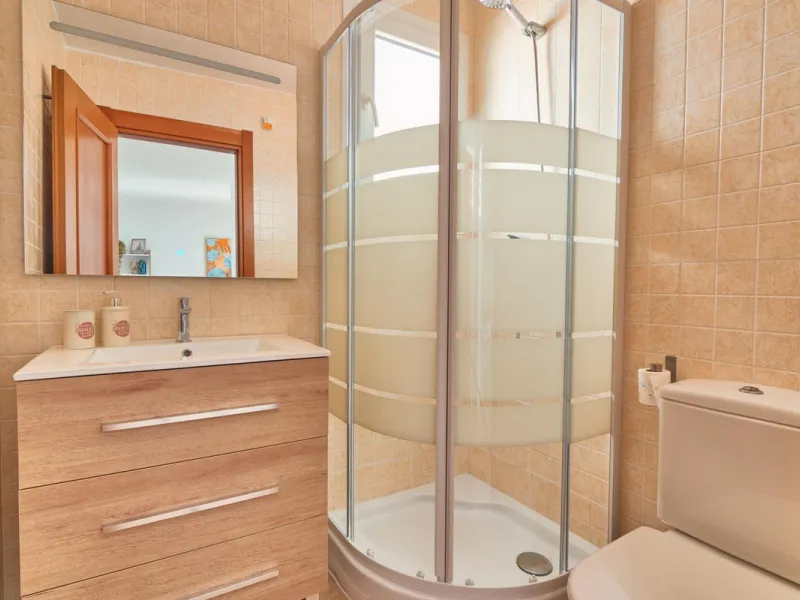 Stylish south facing two bedroom, two bathroom apartment located within this much sought after urbanisation of Vistalmar, between Sotogrande and La Duquesa marina. Set within a secure, gated and quiet community boasting four swimming pools with lush tropi