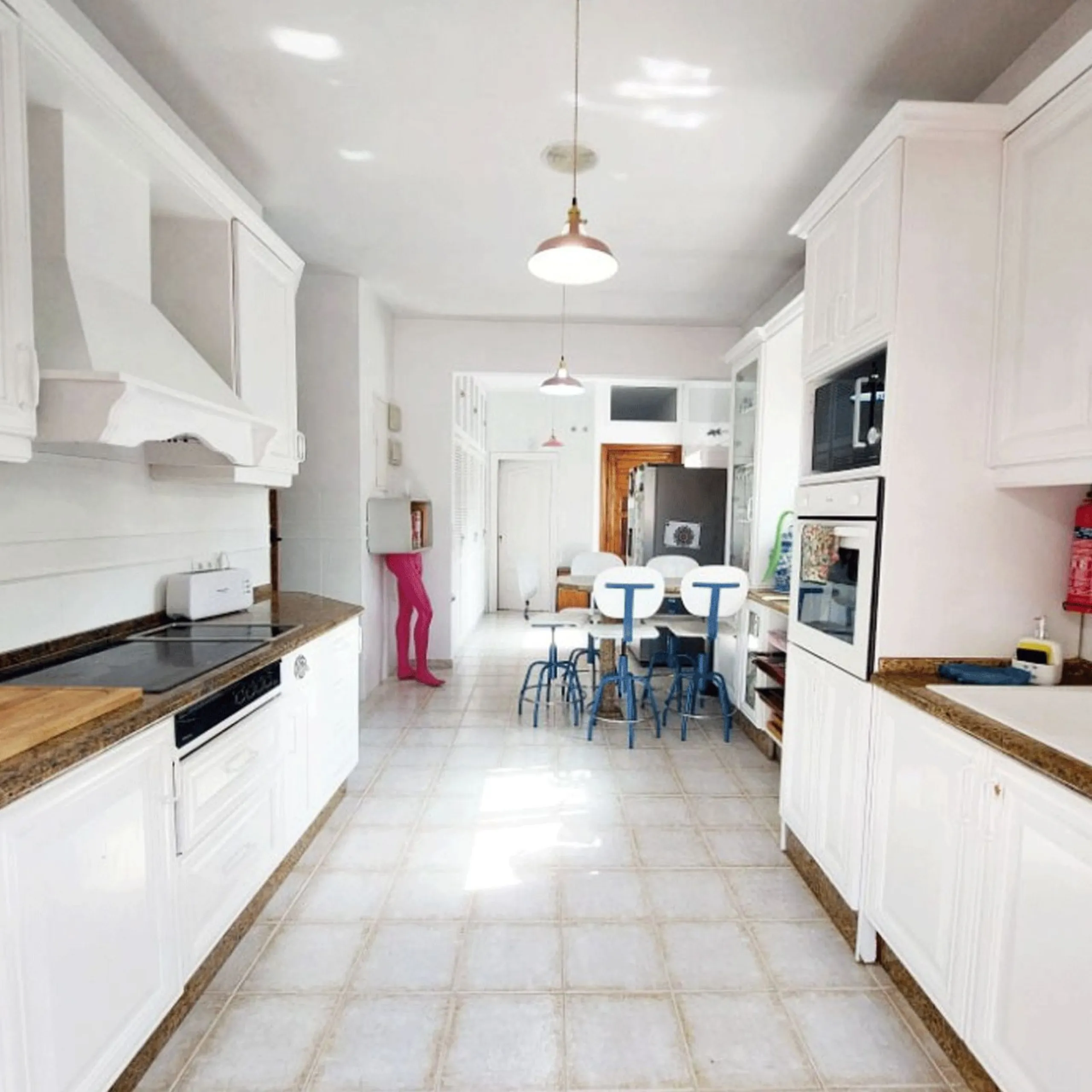 House - Detached Villa в продаже в Benalmadena, Málaga. В доме 8 спален и 7 ванных комнат. Площадь дома 625 м². Площадь участка 1548 м²