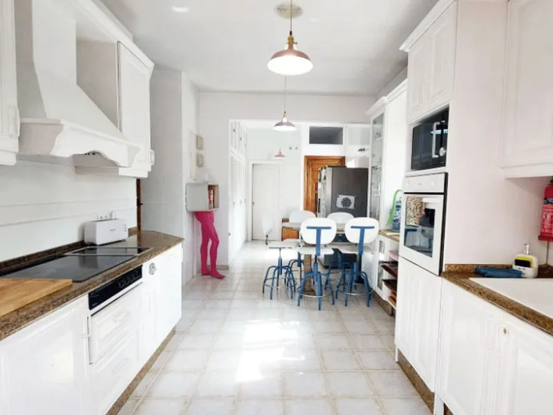 House - Detached Villa в продаже в Benalmadena, Málaga. В доме 8 спален и 7 ванных комнат. Площадь дома 625 м². Площадь участка 1548 м²