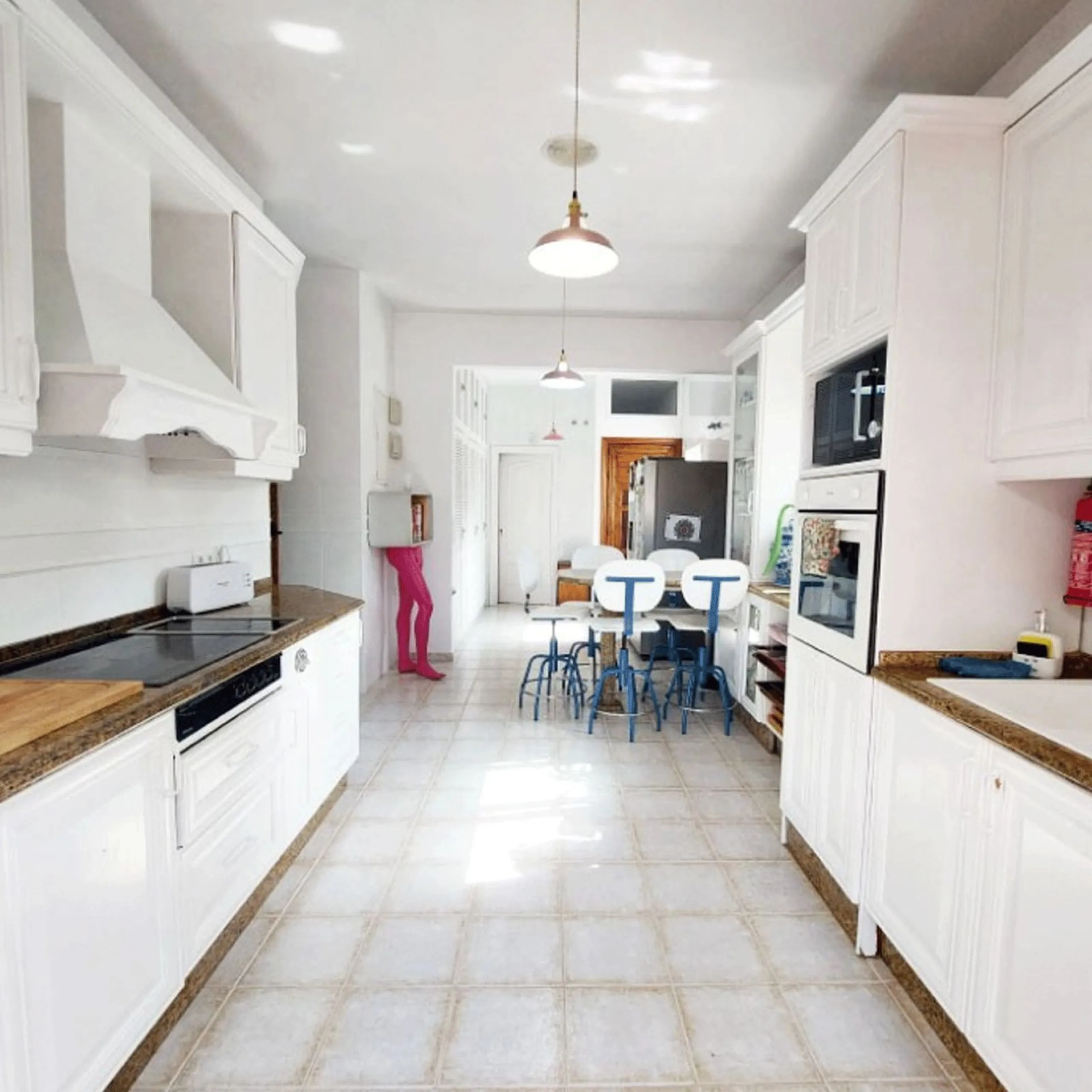 House - Detached Villa в продаже в Benalmadena, Málaga. В доме 8 спален и 7 ванных комнат. Площадь дома 625 м². Площадь участка 1548 м²