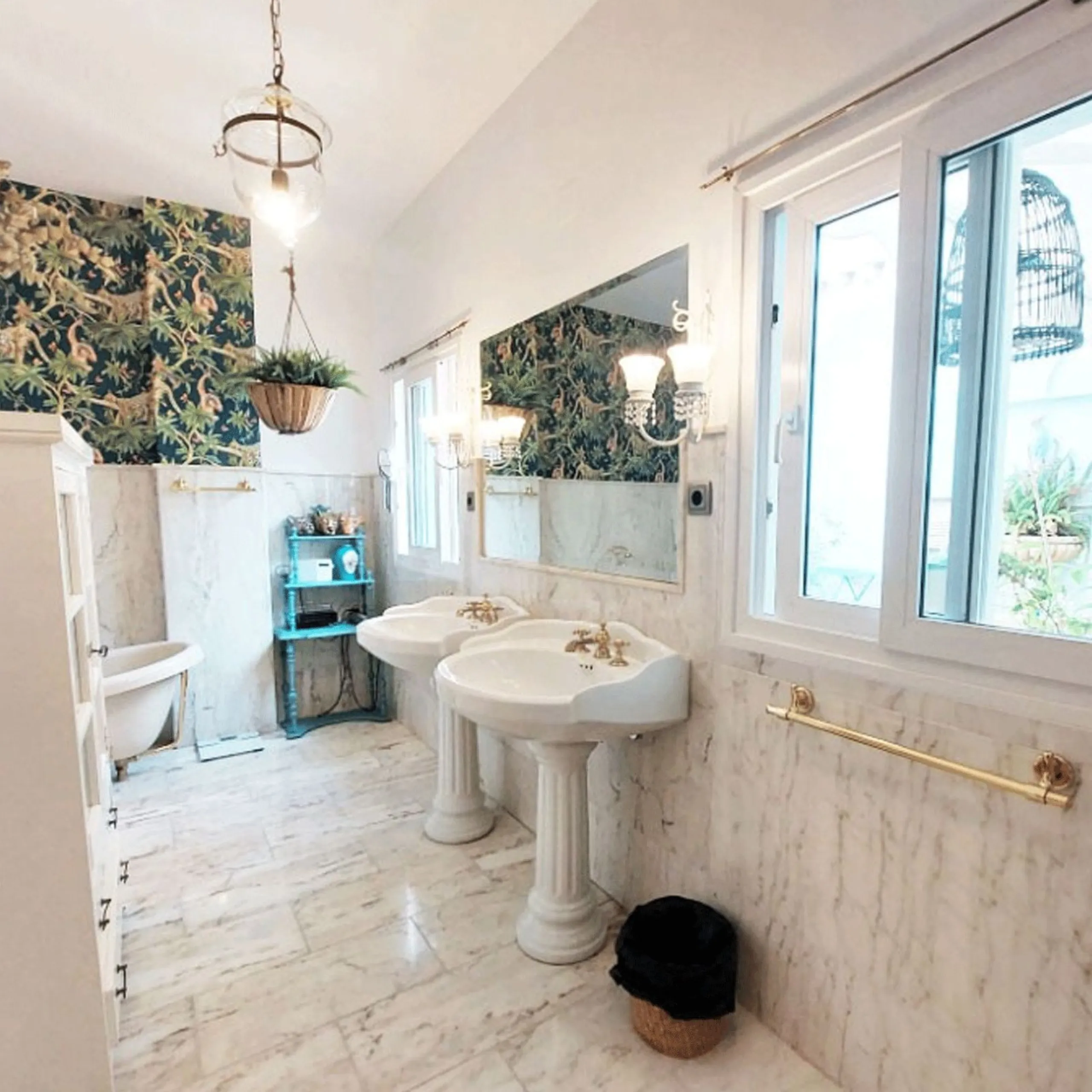 House - Detached Villa в продаже в Benalmadena, Málaga. В доме 8 спален и 7 ванных комнат. Площадь дома 625 м². Площадь участка 1548 м²