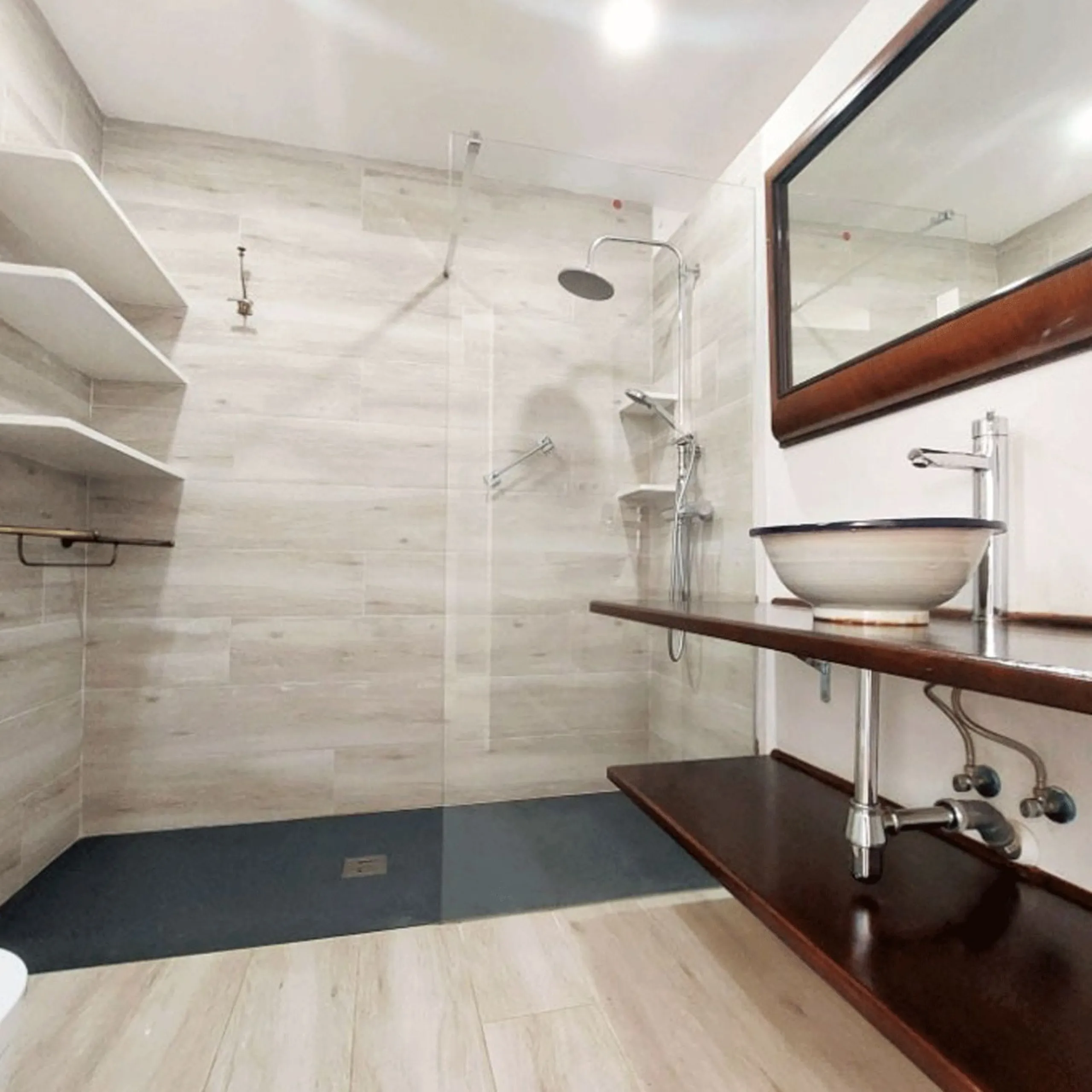 House - Detached Villa в продаже в Benalmadena, Málaga. В доме 8 спален и 7 ванных комнат. Площадь дома 625 м². Площадь участка 1548 м²
