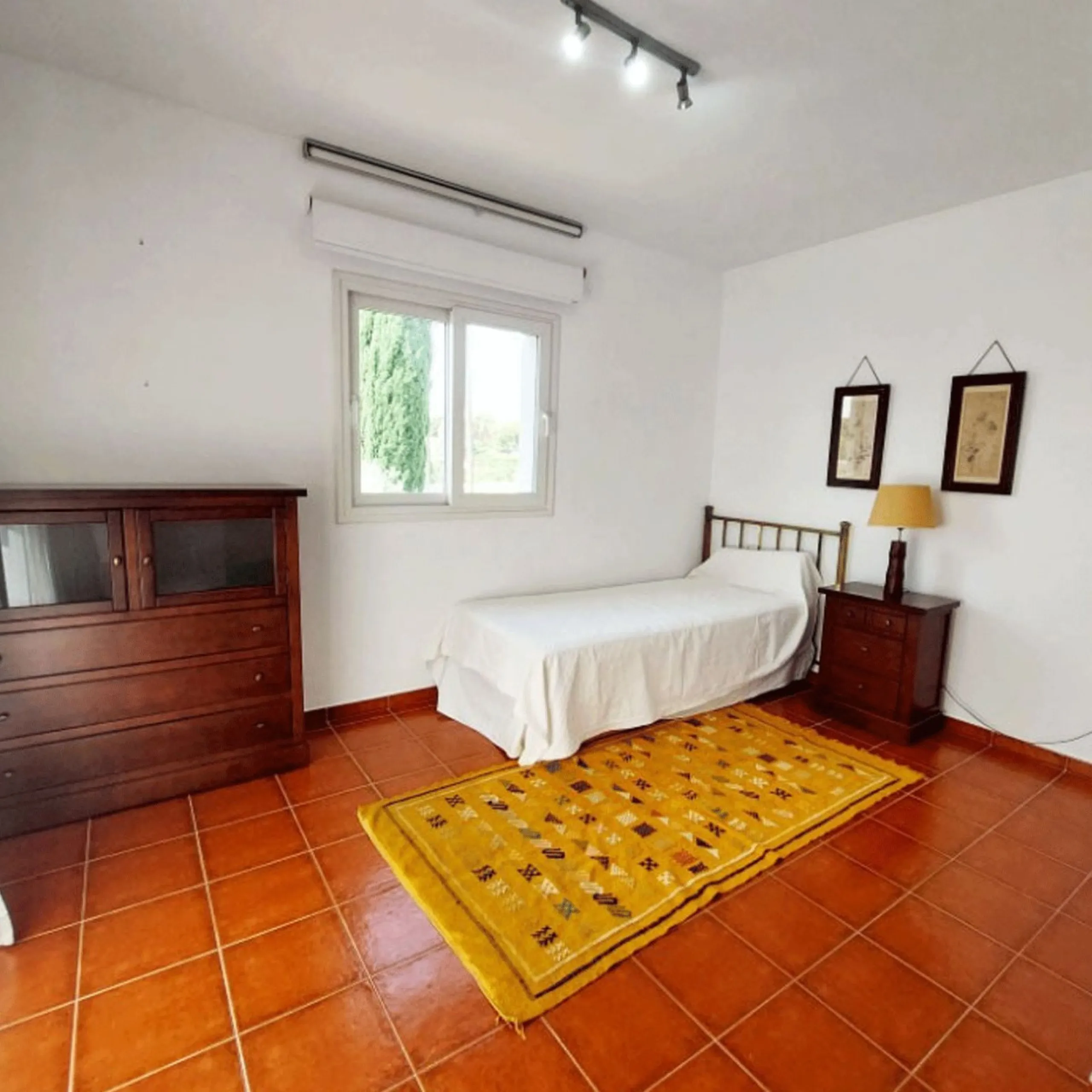 House - Detached Villa в продаже в Benalmadena, Málaga. В доме 8 спален и 7 ванных комнат. Площадь дома 625 м². Площадь участка 1548 м²