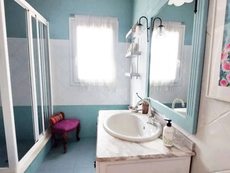 House - Detached Villa в продаже в Benalmadena, Málaga. В доме 8 спален и 7 ванных комнат. Площадь дома 625 м². Площадь участка 1548 м²