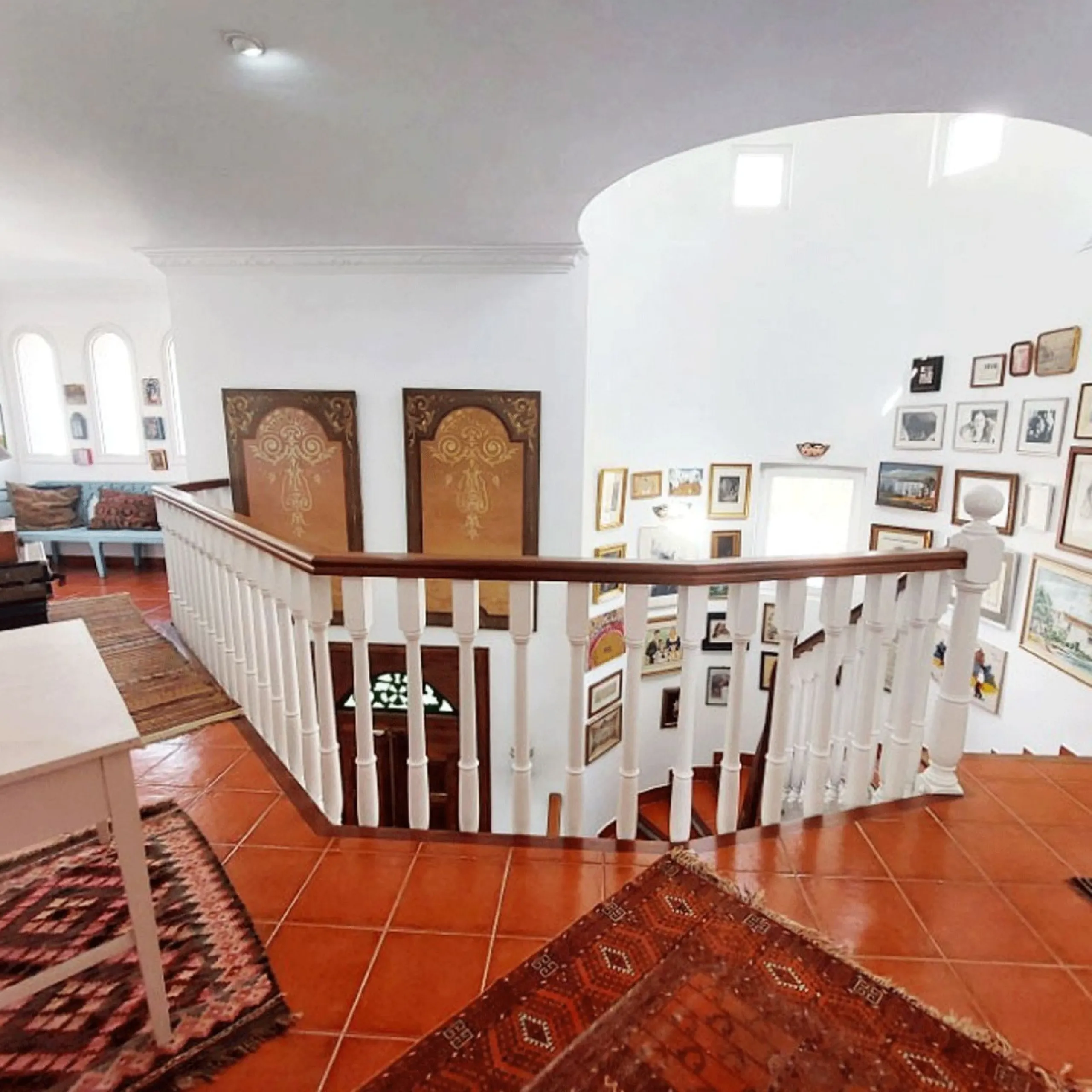 House - Detached Villa в продаже в Benalmadena, Málaga. В доме 8 спален и 7 ванных комнат. Площадь дома 625 м². Площадь участка 1548 м²
