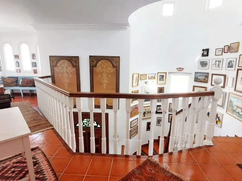 House - Detached Villa в продаже в Benalmadena, Málaga. В доме 8 спален и 7 ванных комнат. Площадь дома 625 м². Площадь участка 1548 м²