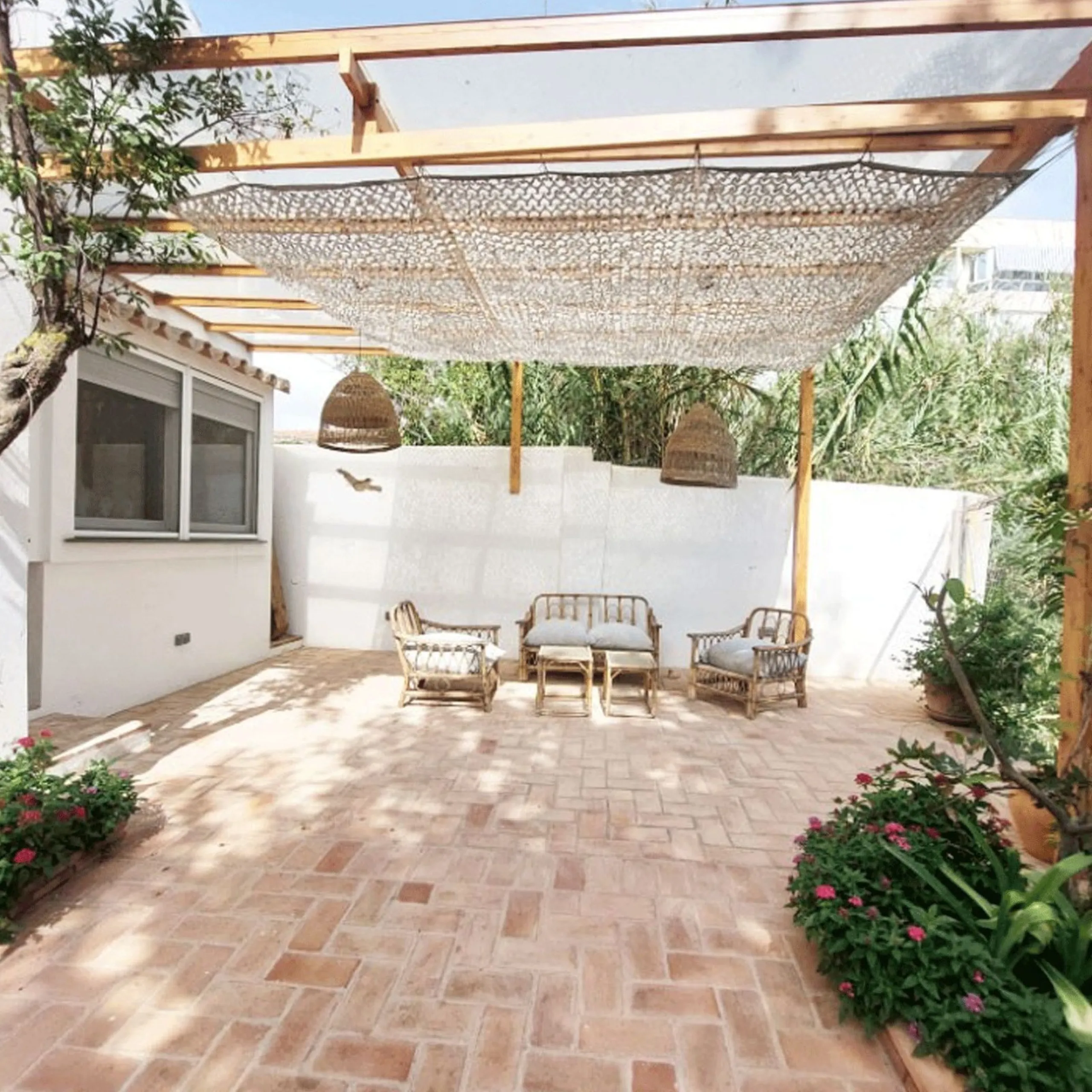 House - Detached Villa в продаже в Benalmadena, Málaga. В доме 8 спален и 7 ванных комнат. Площадь дома 625 м². Площадь участка 1548 м²
