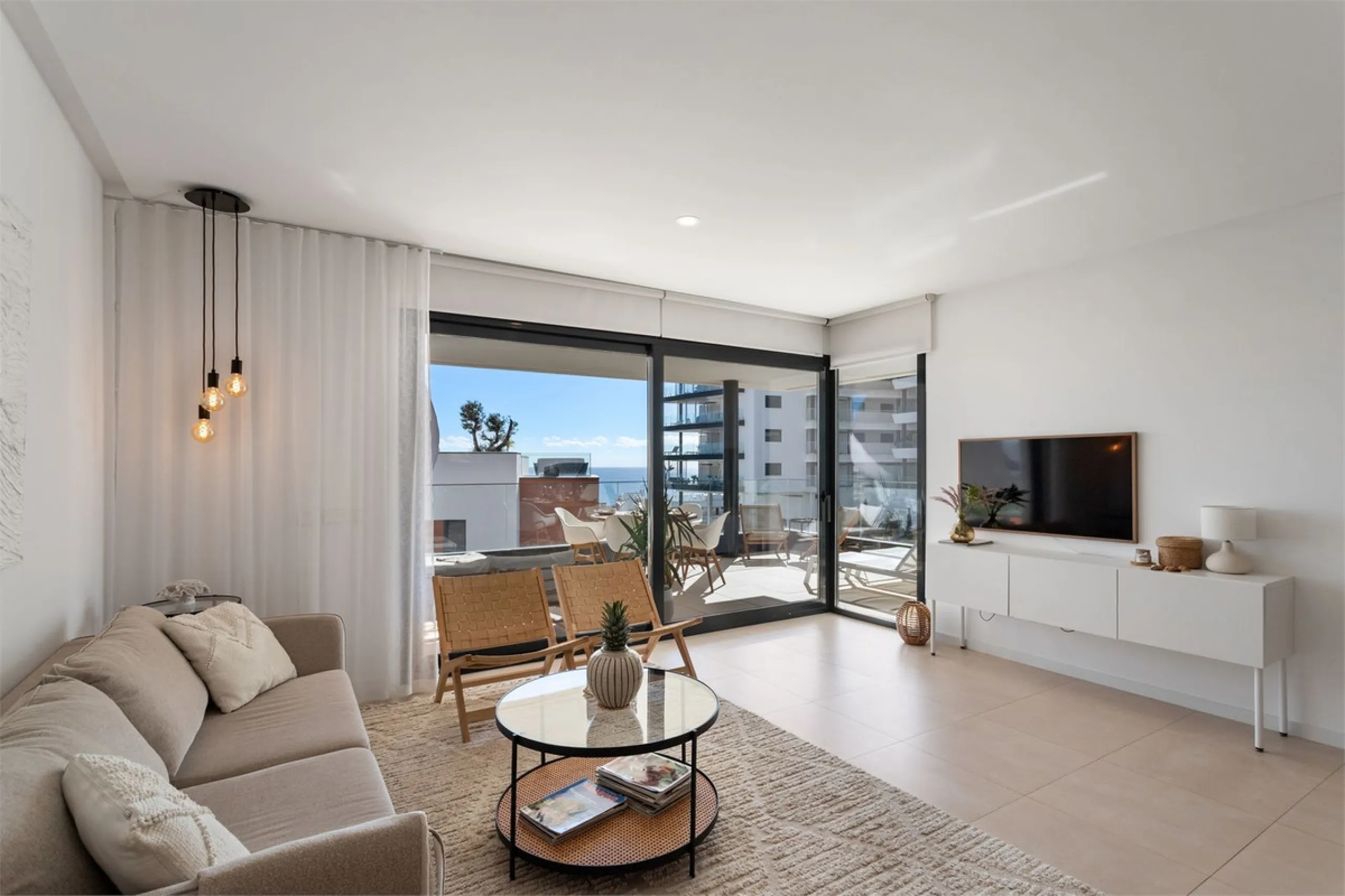 Apartment - Middle Floor Apartment в продаже в Fuengirola, Málaga. В доме 3 спален и 2 ванных комнат. Площадь дома 122 м²