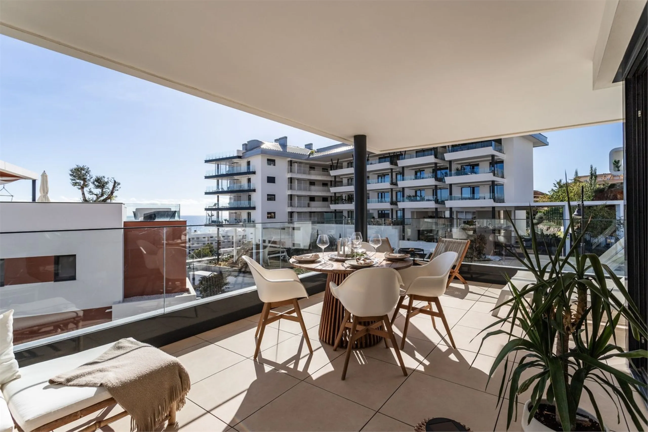 Apartment - Middle Floor Apartment в продаже в Fuengirola, Málaga. В доме 3 спален и 2 ванных комнат. Площадь дома 122 м²
