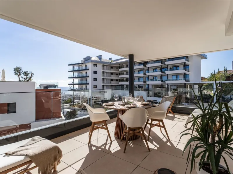 Apartment - Middle Floor Apartment в продаже в Fuengirola, Málaga. В доме 3 спален и 2 ванных комнат. Площадь дома 122 м²