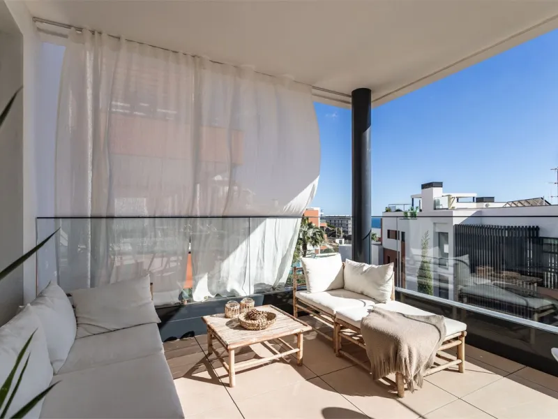 Apartment - Middle Floor Apartment в продаже в Fuengirola, Málaga. В доме 3 спален и 2 ванных комнат. Площадь дома 122 м²