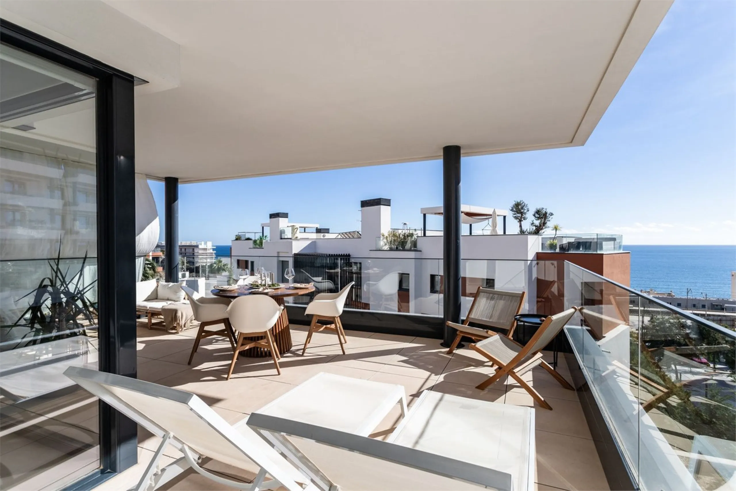 Apartment - Middle Floor Apartment в продаже в Fuengirola, Málaga. В доме 3 спален и 2 ванных комнат. Площадь дома 122 м²